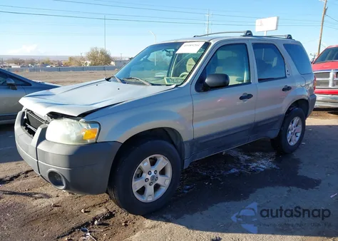 2005 Ford Escape Xlt from USA, damaged, VIN 1FMYU93105KA05805